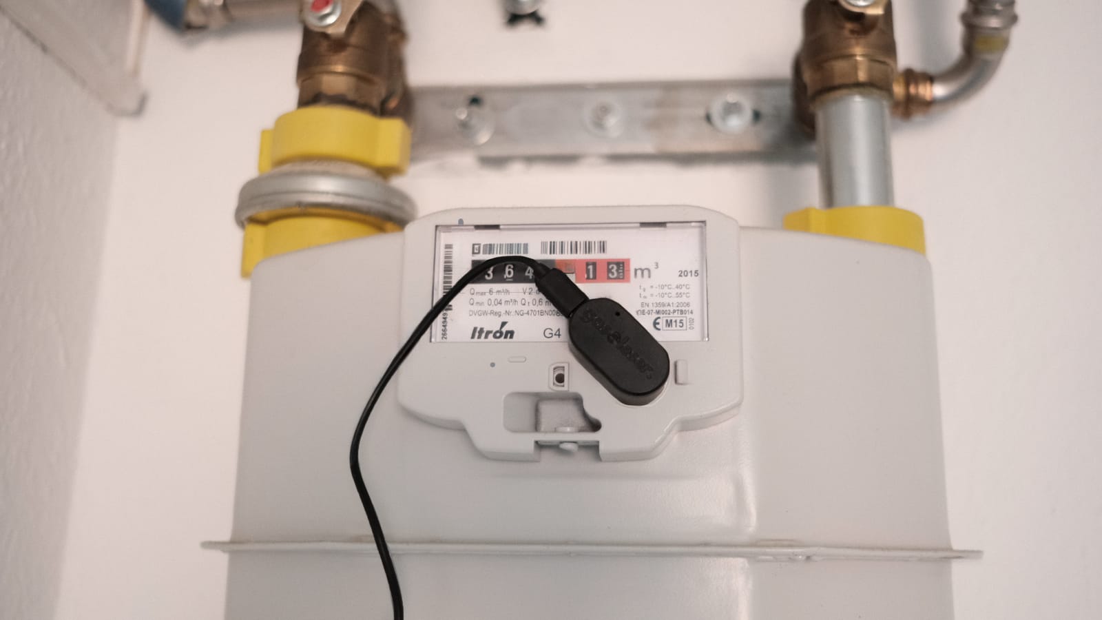 Connect the power cable to the gasleser.pulse