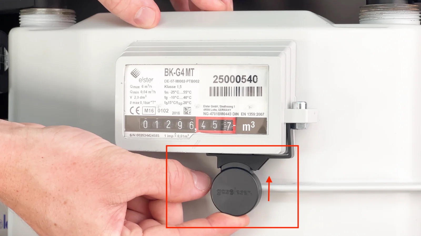 Insert Gasleser into adapter